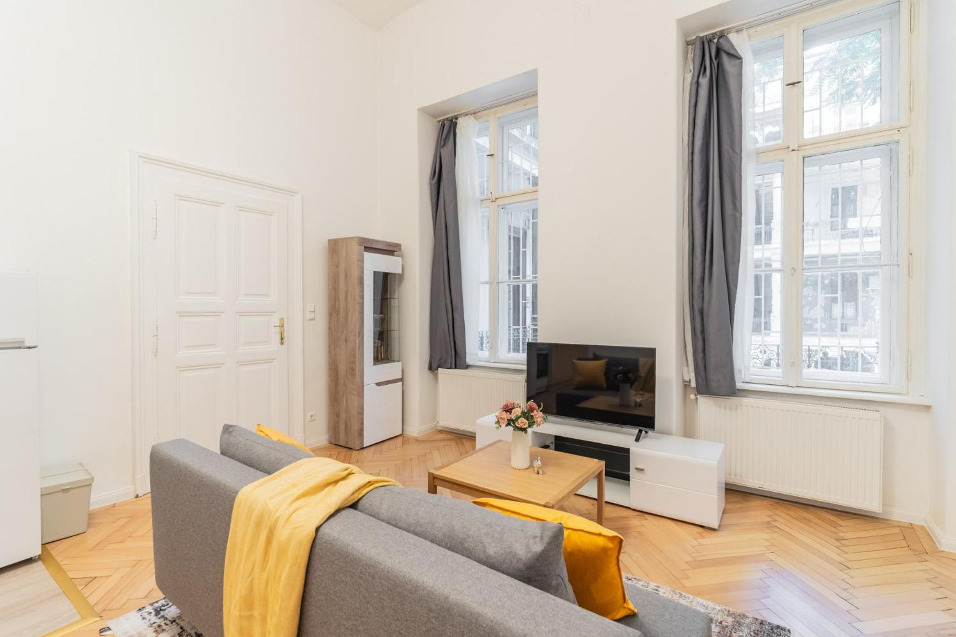 Apartment Cozy On The Andrassy Fashion St Budapest